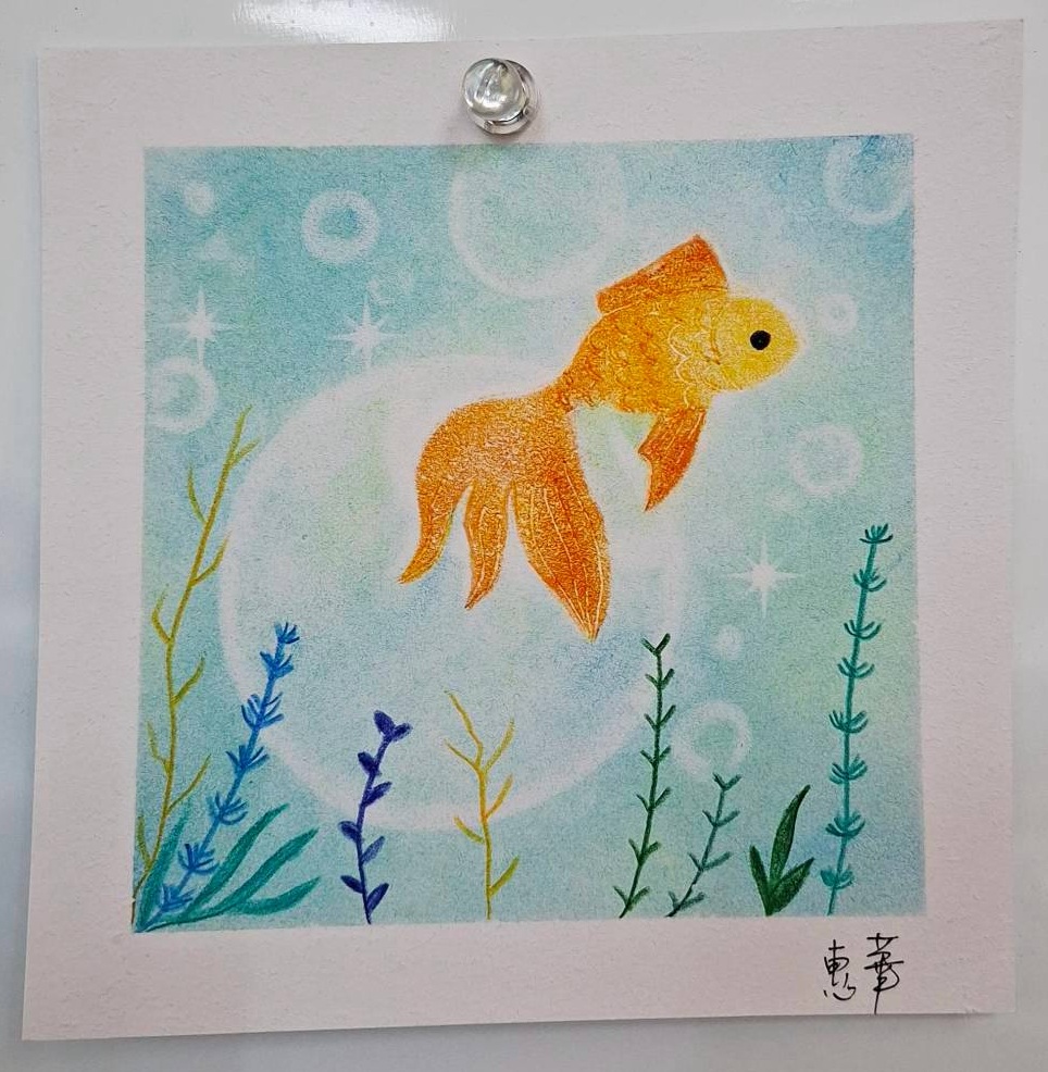 學員和諧粉彩作品:繽紛海草與魚鱗細節